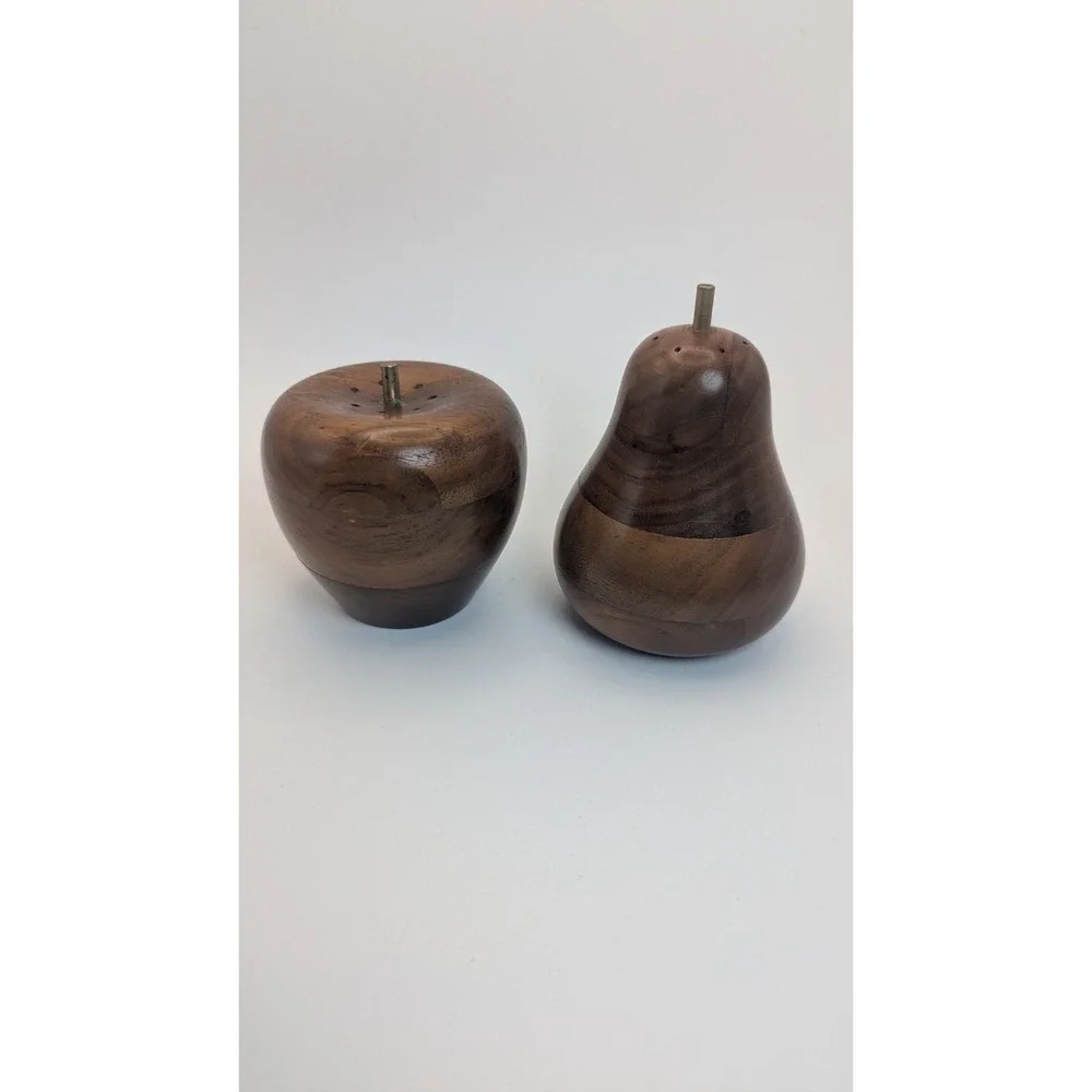 Vintage Wooden Apple Pear Salt Pepper Shakers Set Mid Century Modern Teacher‎